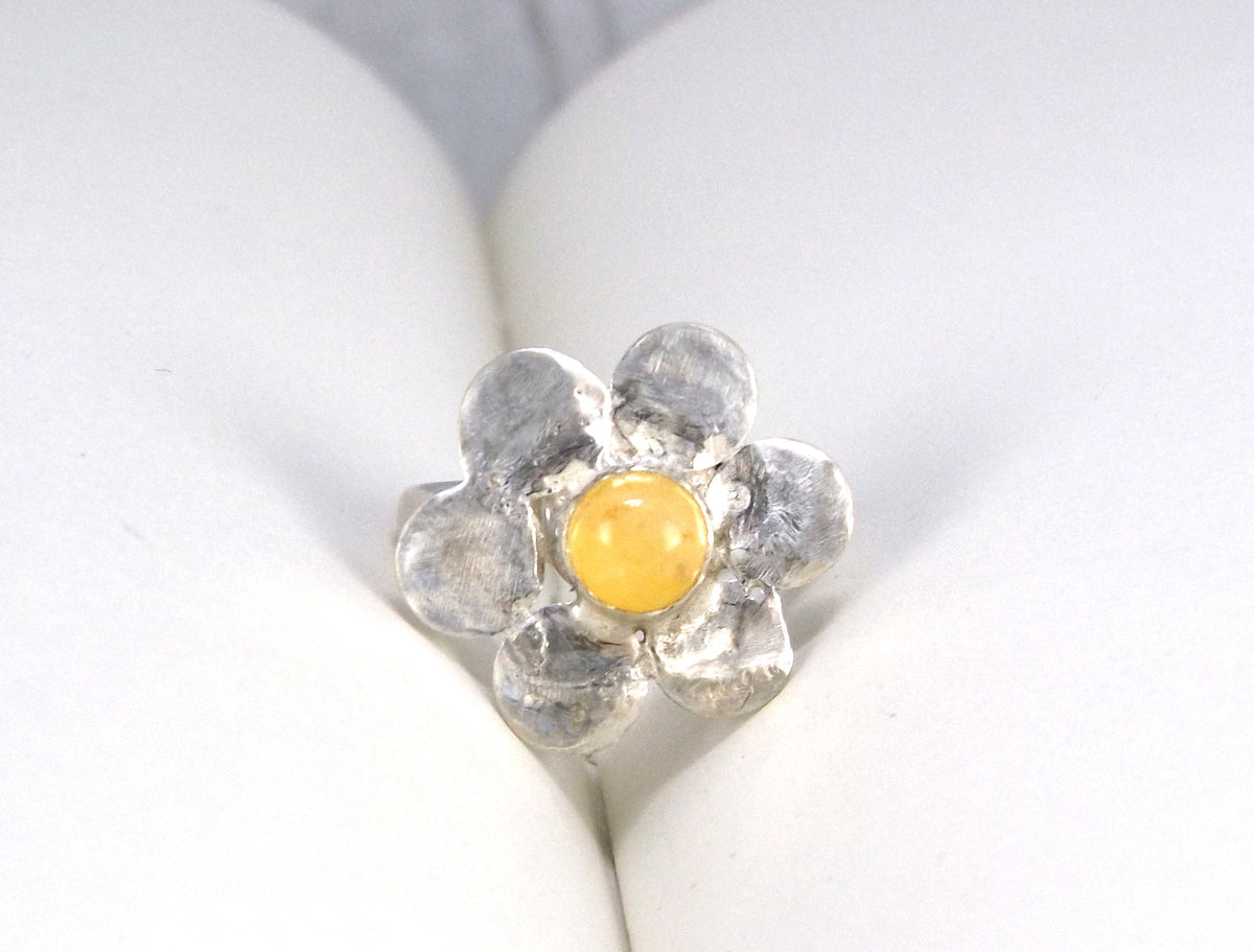 Adjustable Sterling Silver and Yellow Agate Flower Ring – Eluna